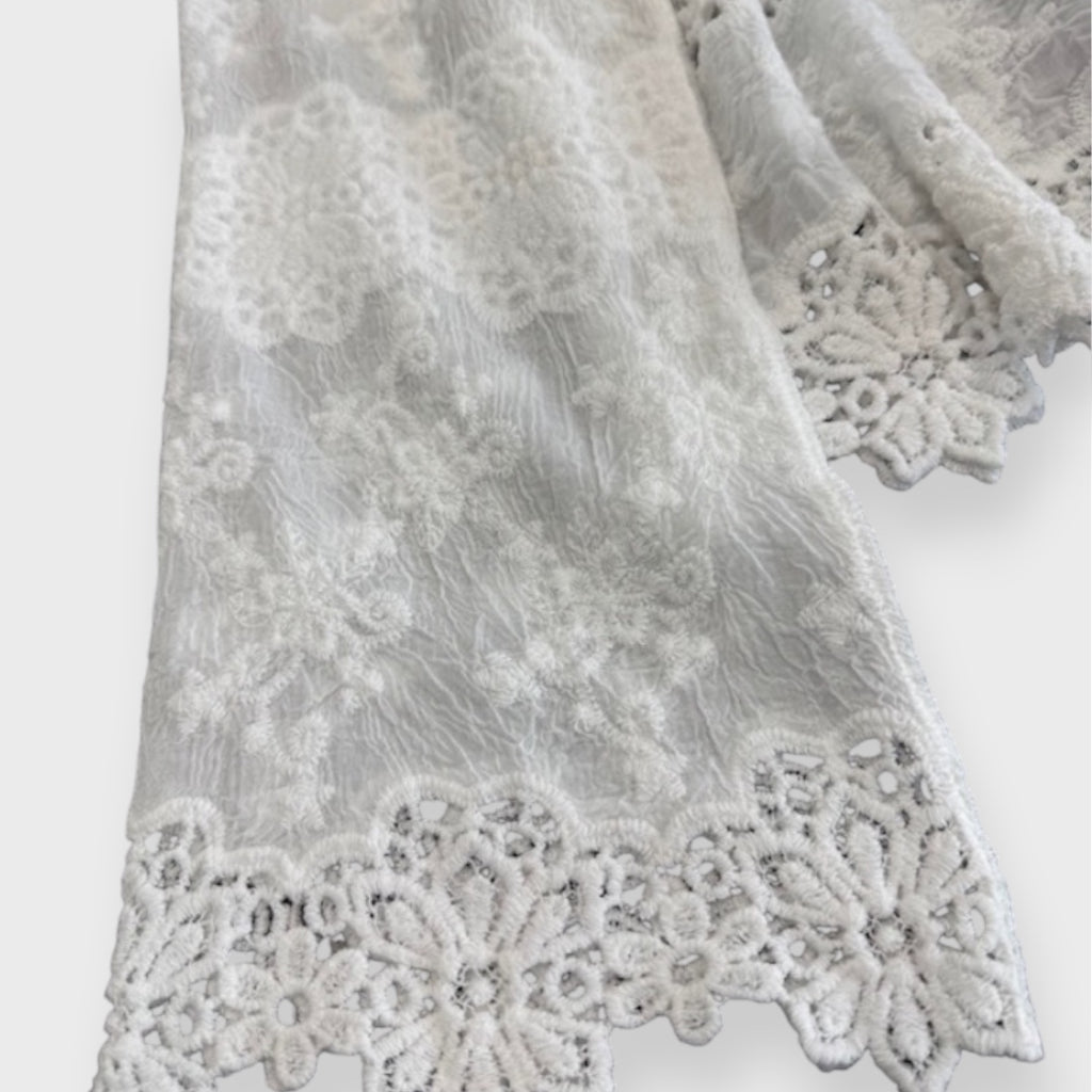 เสื้อครอปลูกไม้ลายดอก สไตล์วินเทจหวานละมุน