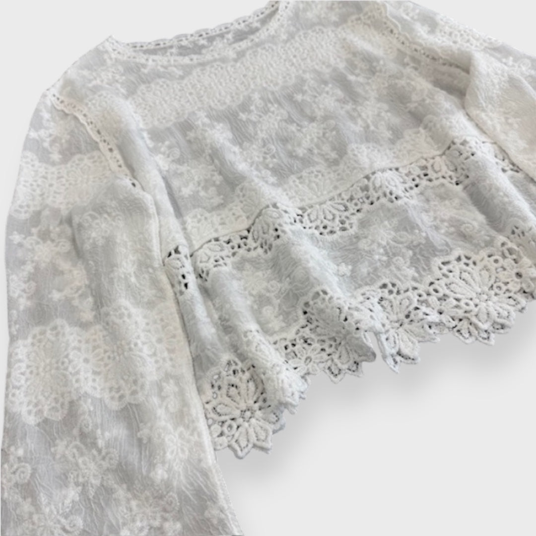 เสื้อครอปลูกไม้ลายดอก สไตล์วินเทจหวานละมุน