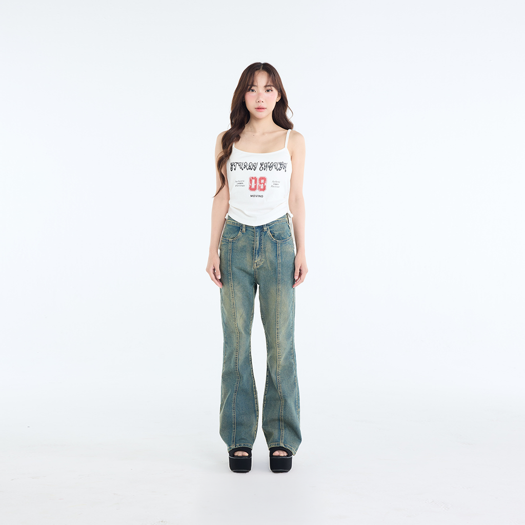 เสื้อครอปสายเดี่ยว STURDY ENOUGH ลุคที่มีความเท่ซ่อนอยู่ในความคิ้วท์  – พร้อมเชือกรูดปรับลุคตามอารมณ์
