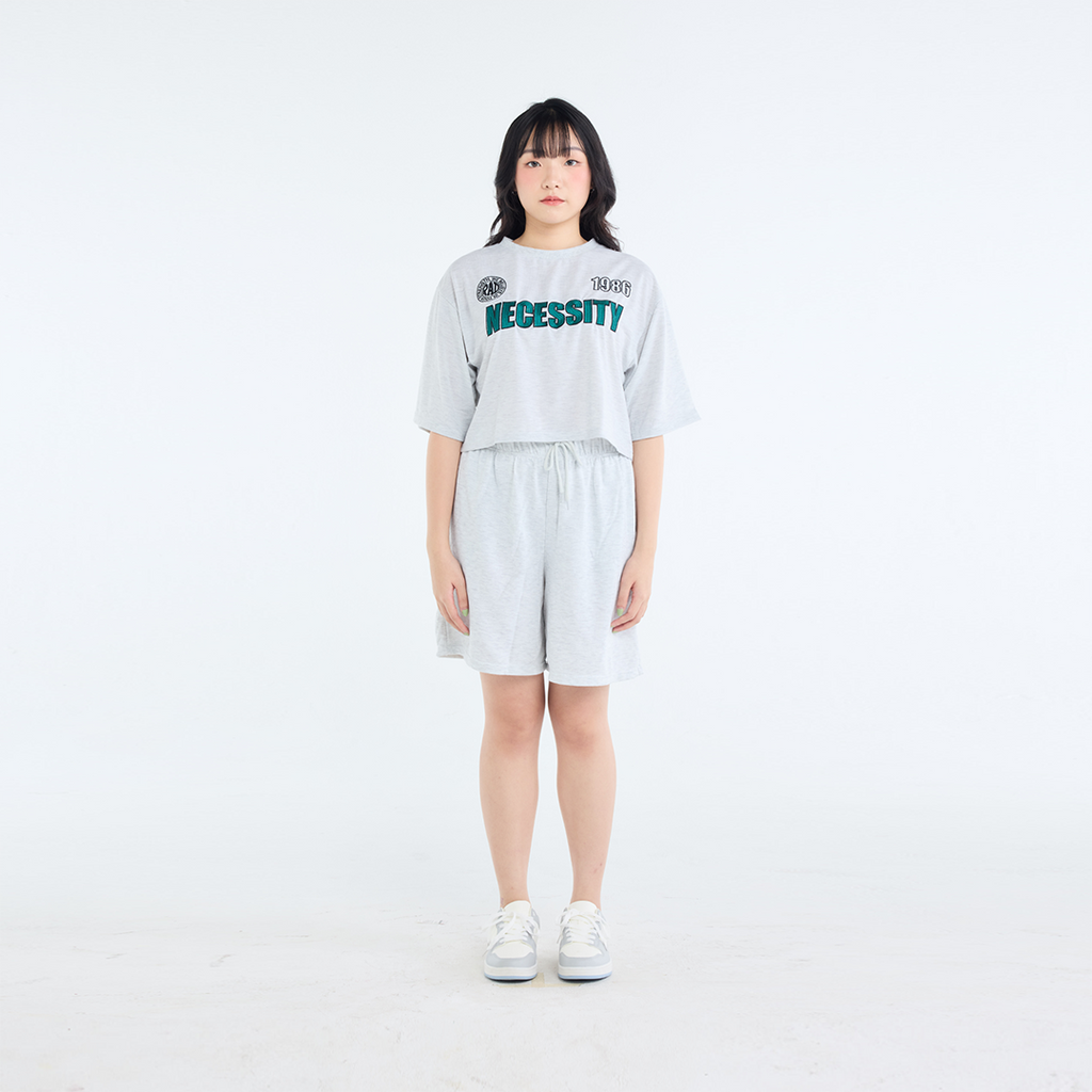 ชุดเซ็ต NECESSITY เรโทรชิว–ใส่สบายลุคเก๋สไตล์ยุค 90s