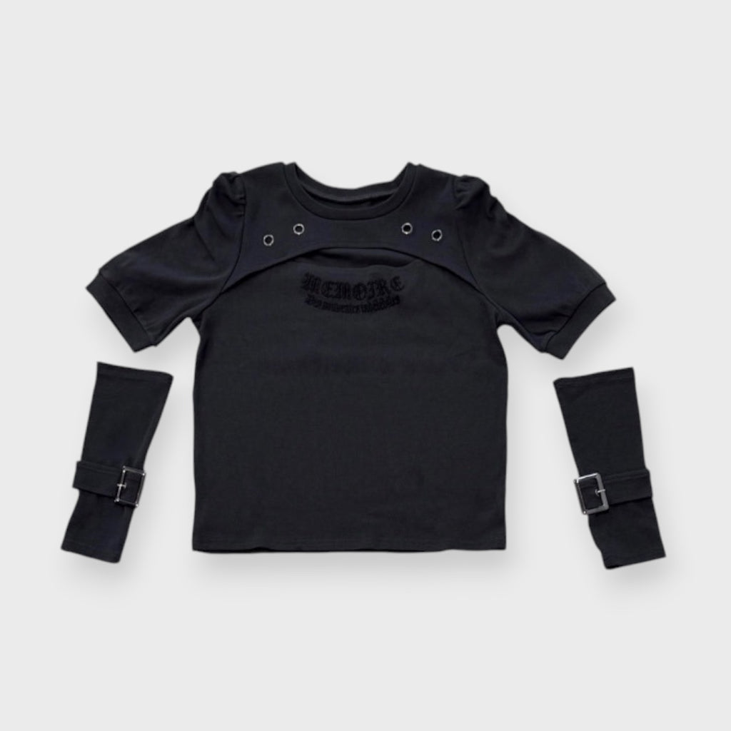 Majoretty - เสื้อครอปดีเทลอกสุดชิค พร้อมปลอกแขน 2-in-1 ลุคหวานปนเท่