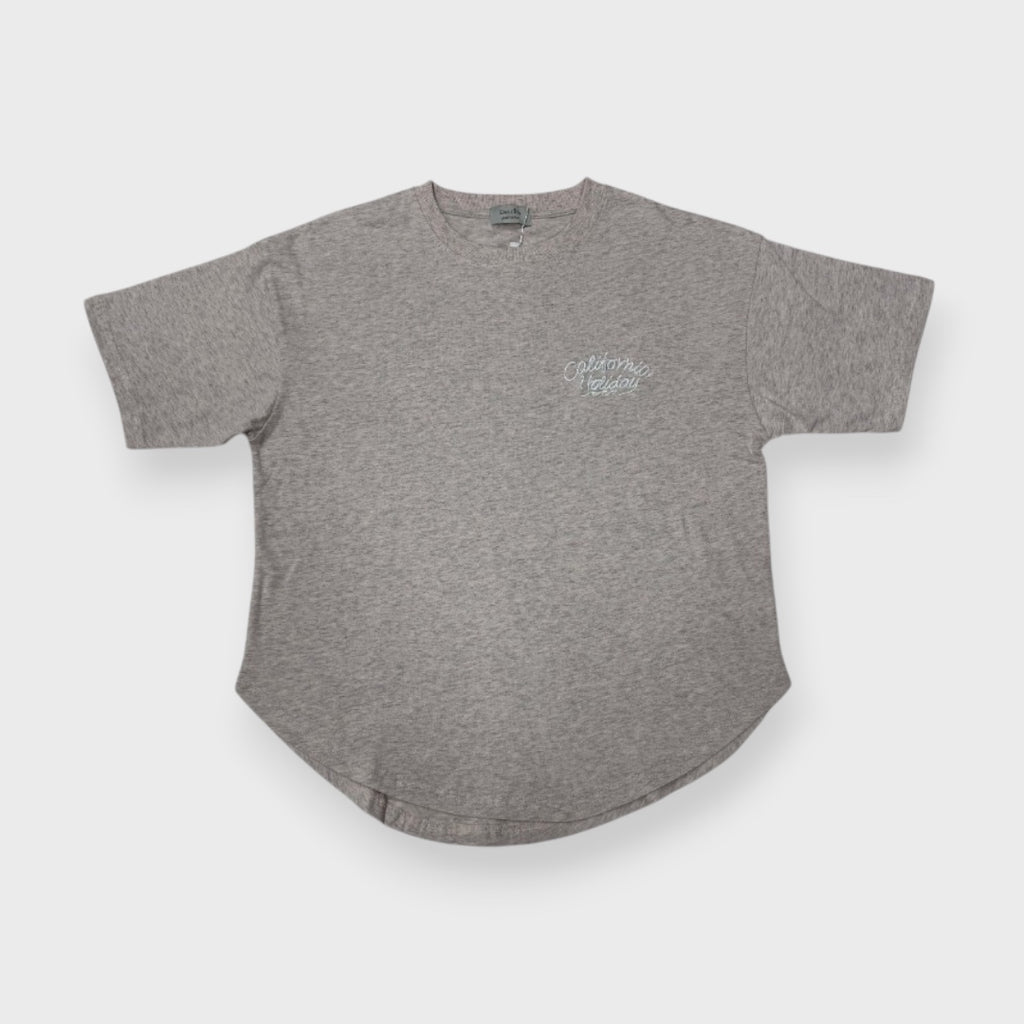 MINIMAL BACK-EMBROIDERY CURVE-HEM TEE