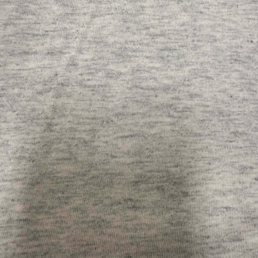 MINIMAL BACK-EMBROIDERY CURVE-HEM TEE