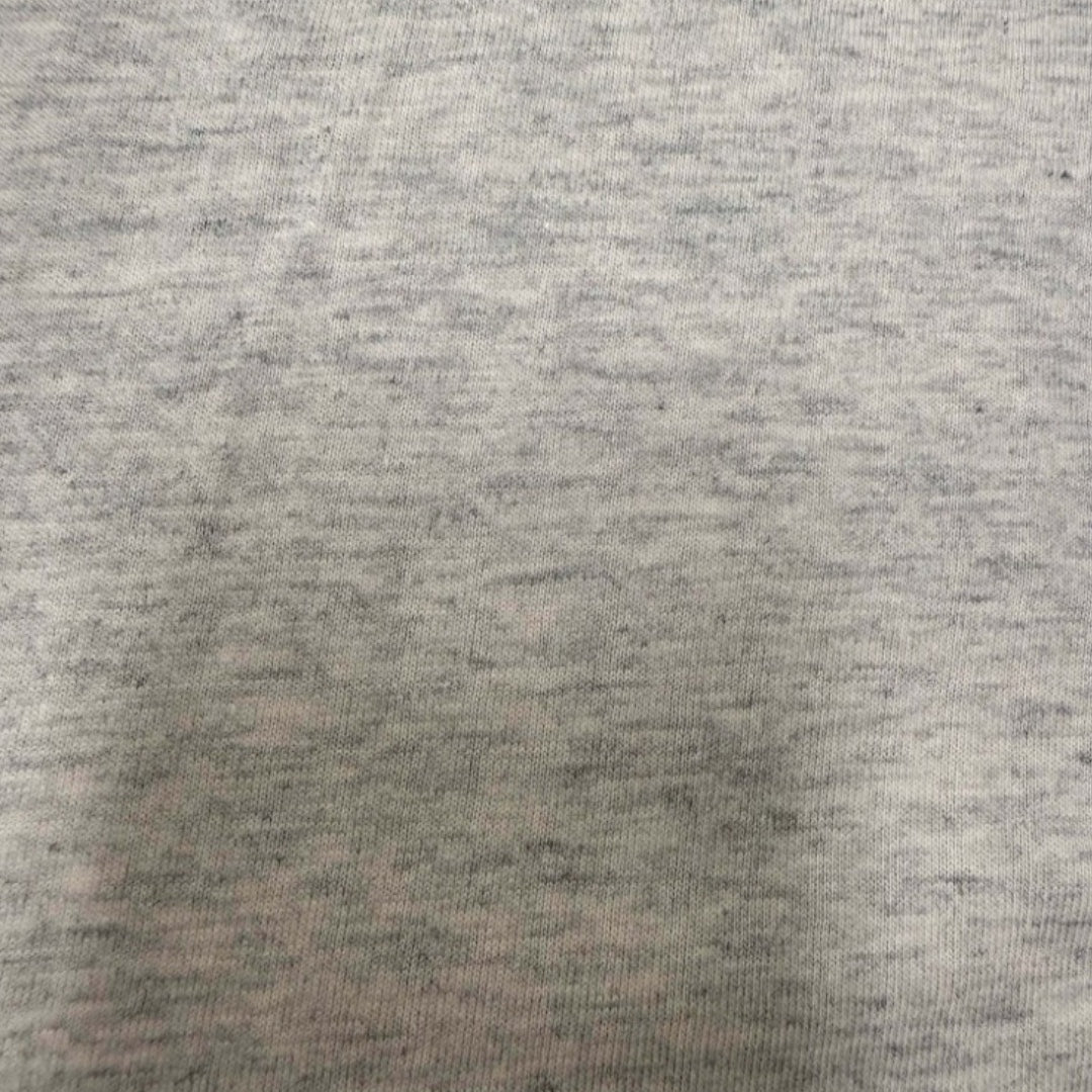 MINIMAL BACK-EMBROIDERY CURVE-HEM TEE