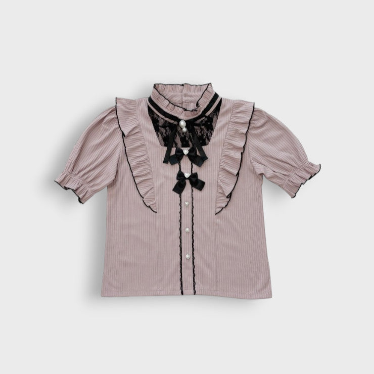 Majoretty x Kokone - เสื้อเบลาส์แขนตุ๊กตา ดีเทลระบายไหล่และโบว์คู่สุดคิวท์ สไตล์หวานน่ารัก