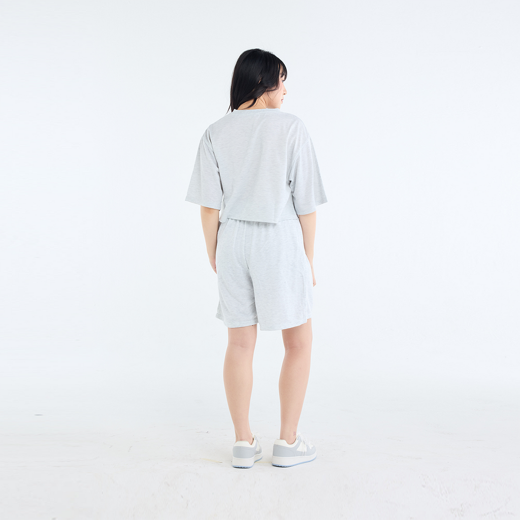 ชุดเซ็ต NECESSITY เรโทรชิว–ใส่สบายลุคเก๋สไตล์ยุค 90s