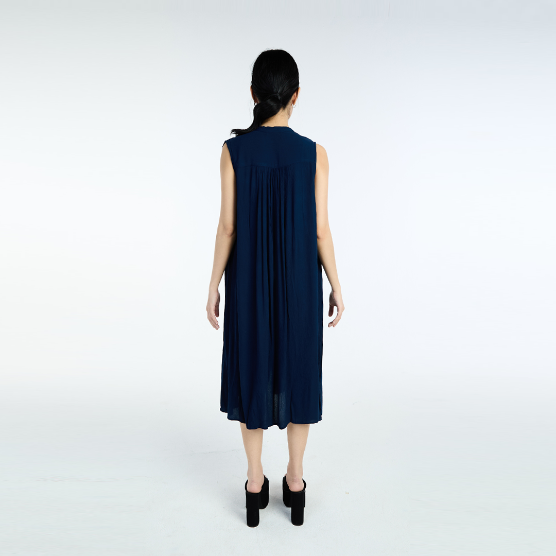 Clean-Line Sleeveless Long Dress ✨