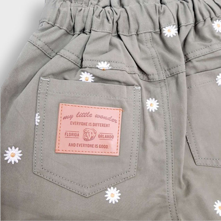 DAISY EMBROIDERY SHORTS (100-120CM)