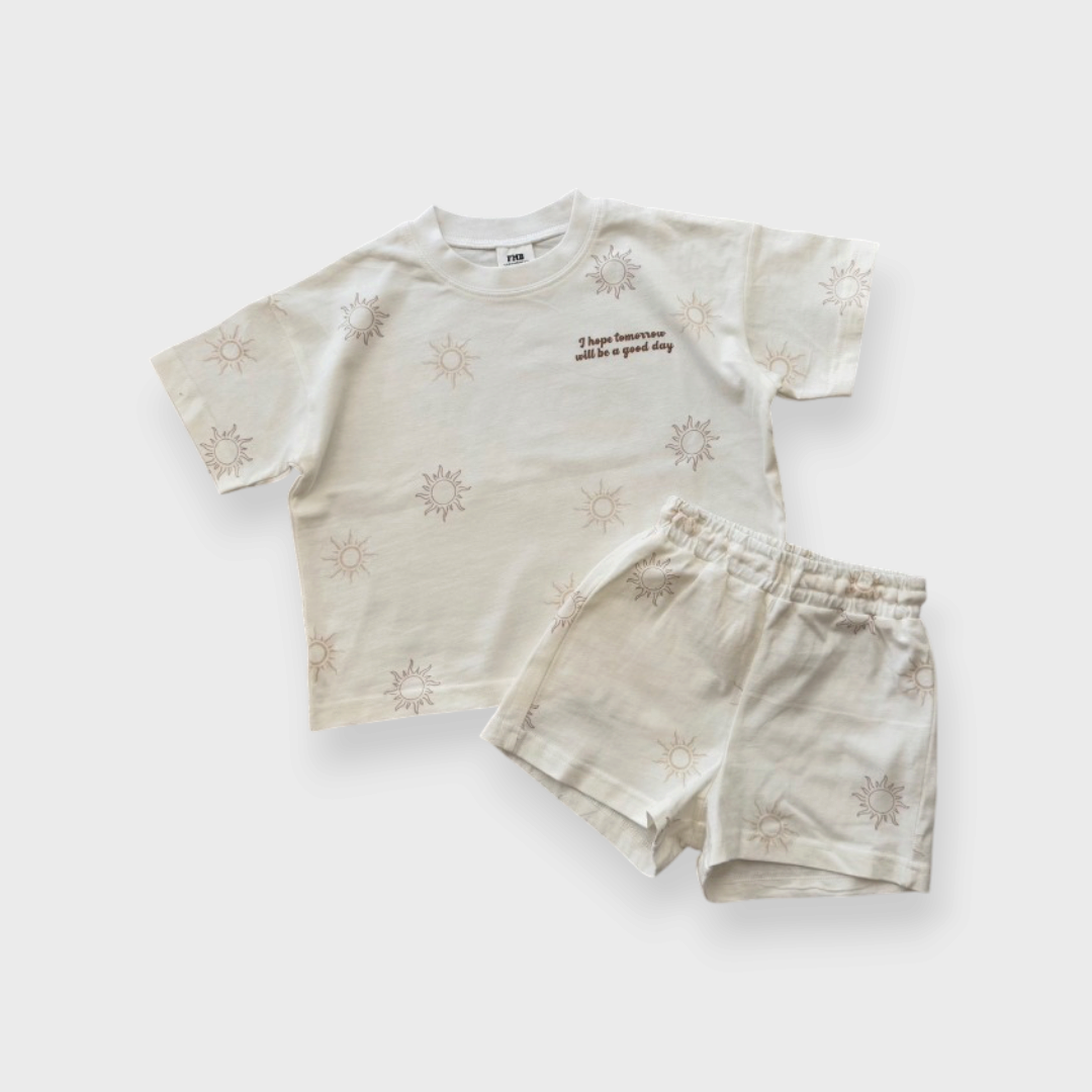KIDS ALL-OVER SUN-PRINT PAJAMA SET (100–140 CM)
