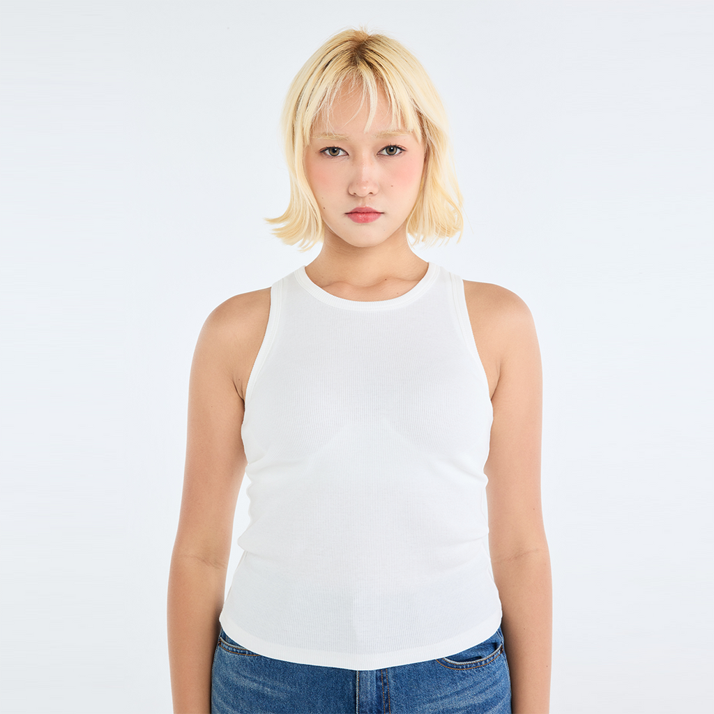 เสื้อกล้ามทรงสวยผ้าดี เสริมลุคให้ดูเป๊ะมั่นใจในทุกวัน