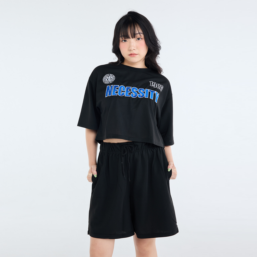 ชุดเซ็ต NECESSITY เรโทรชิว–ใส่สบายลุคเก๋สไตล์ยุค 90s