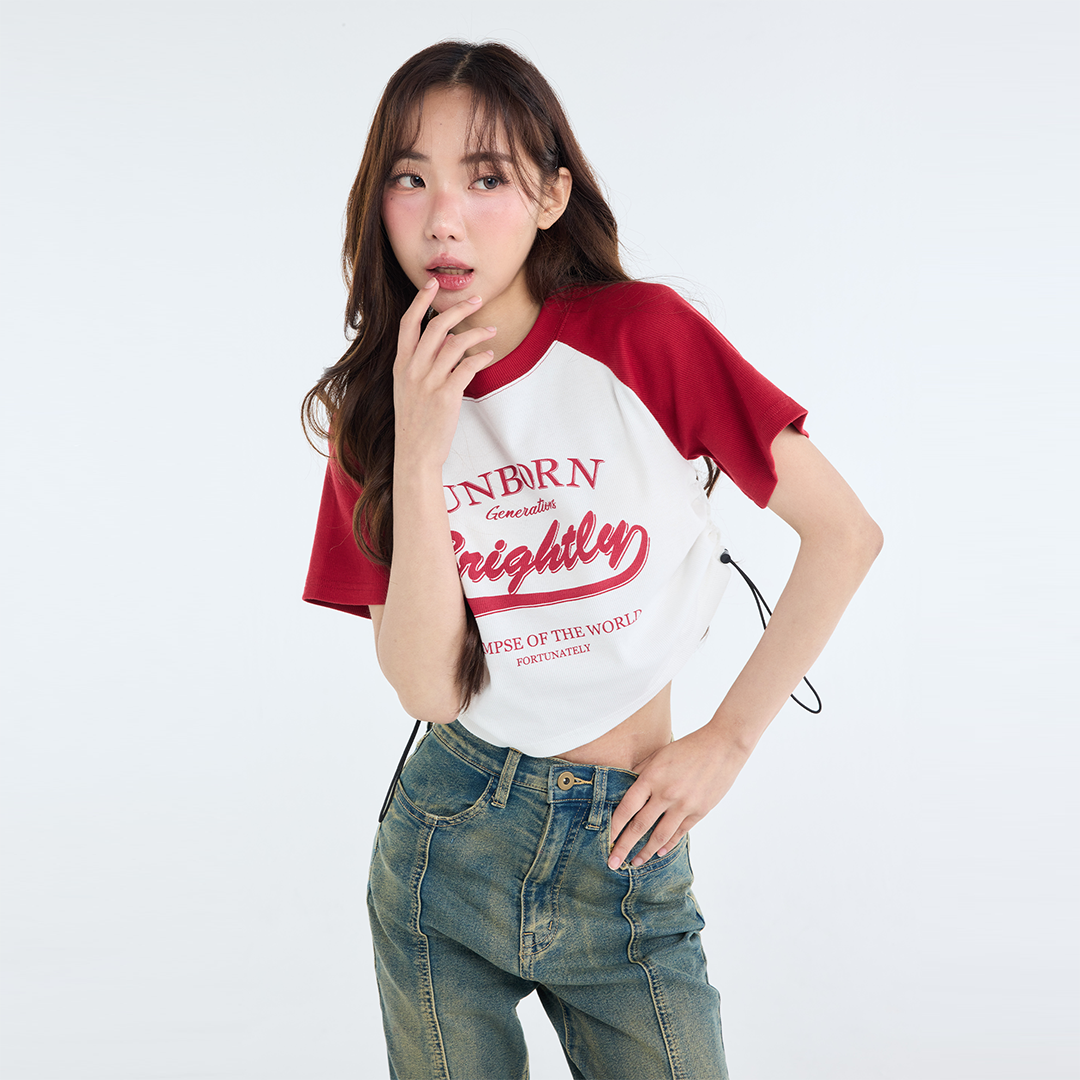 เสื้อครอป "Unborn Brightly" ทรงสปอร์ตสุดชิคสายรูดข้างปรับระดับความแซ่บ