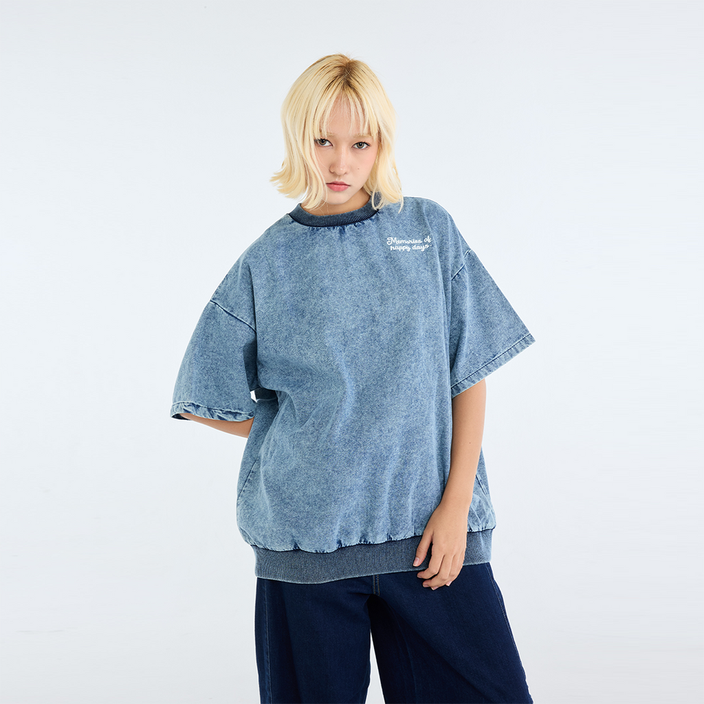 เสื้อยืดแขนสั้น "Memories of Happy Days" – ดีไซน์เท่ด้วยปักลายหัวใจ