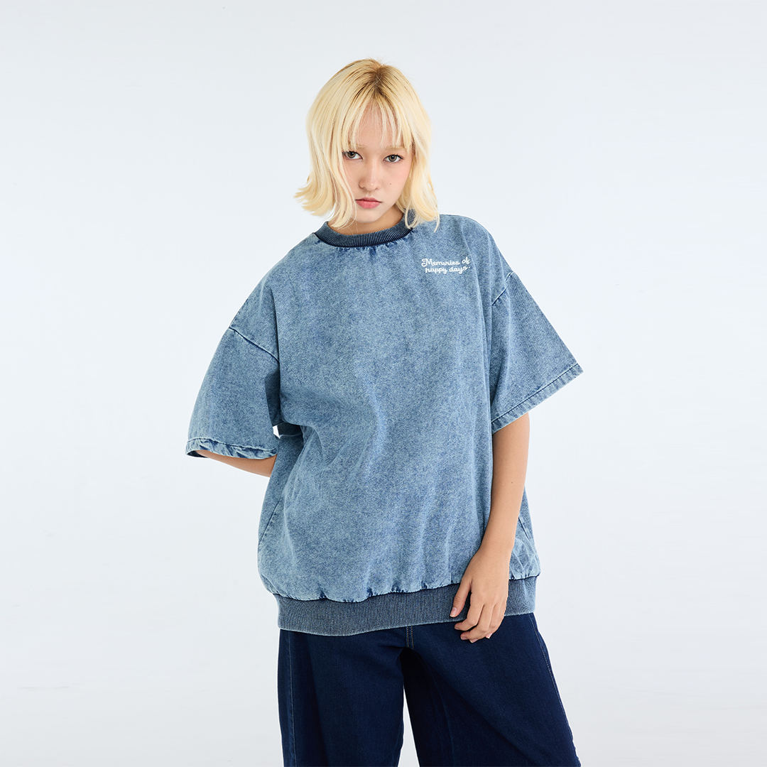 เสื้อยืดแขนสั้น "Memories of Happy Days" – ดีไซน์เท่ด้วยปักลายหัวใจ