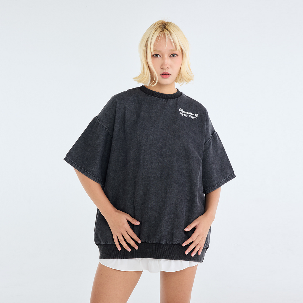 เสื้อยืดแขนสั้น "Memories of Happy Days" – ดีไซน์เท่ด้วยปักลายหัวใจ
