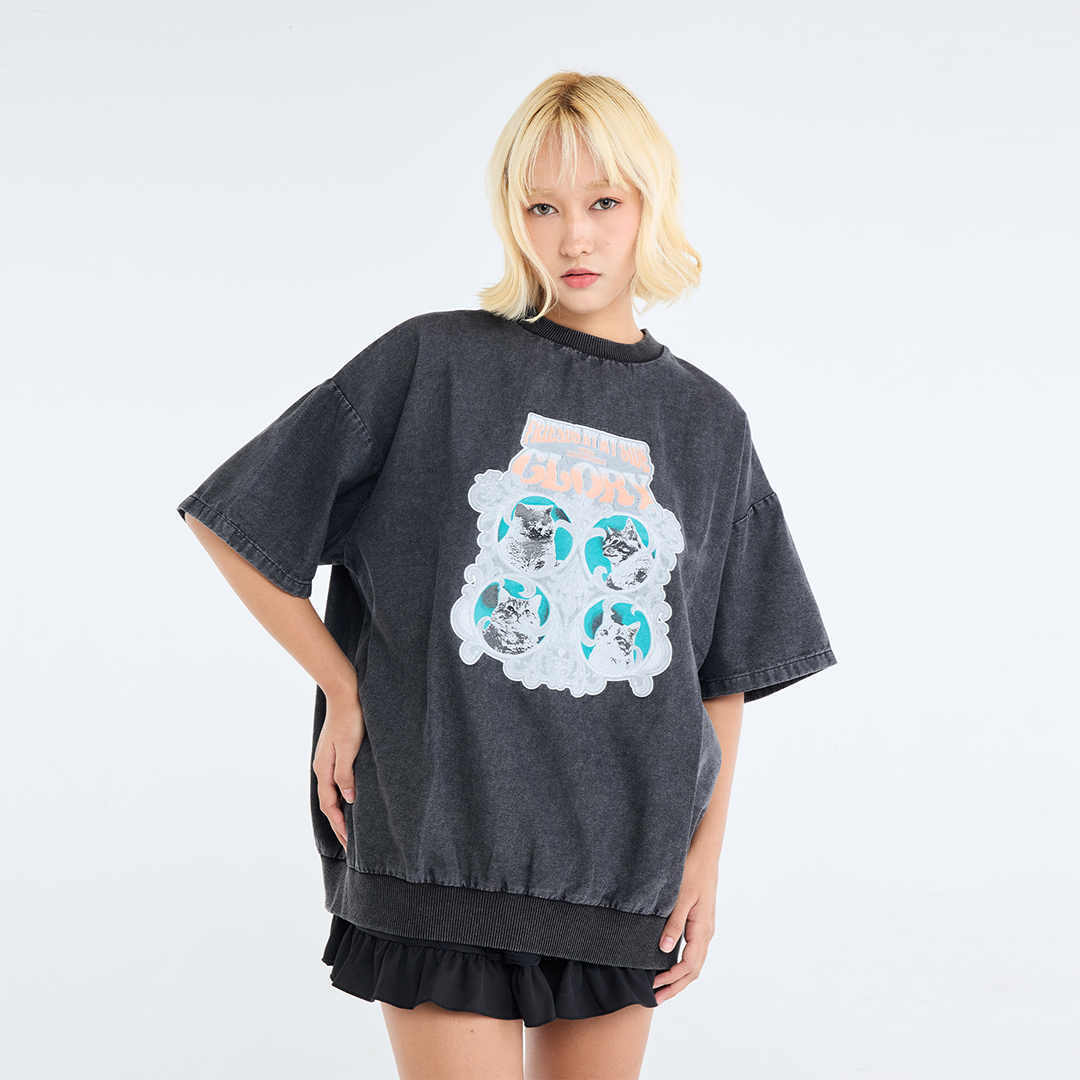 เสื้อยีนส์โอเวอร์ไซซ์ “GLORY Moodboard Tee” – งานลุคเท่แบบ Gen Z ใส่แล้วคูลขึ้นเฉย