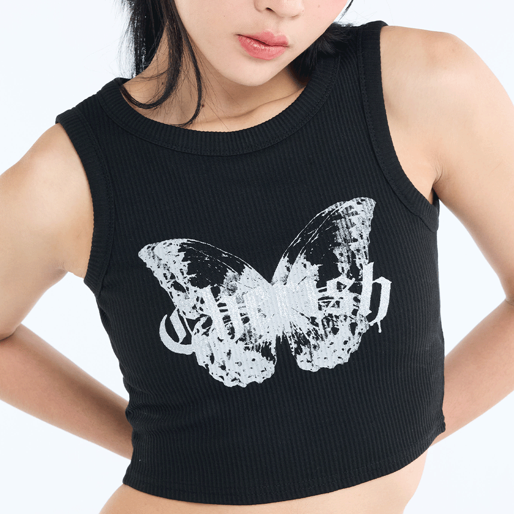 เสื้อครอปกล้าม ลายผีเสื้อกรันจ์ รุ่นน่ารักแบบเท่ๆ ใส่ยังไงก็รอด