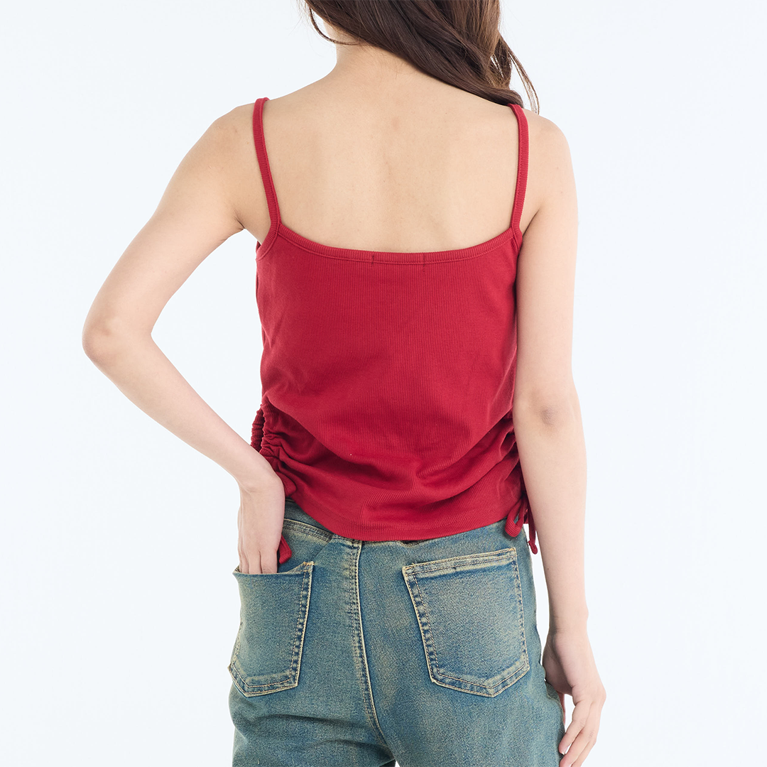 เสื้อครอปสายเดี่ยว STURDY ENOUGH ลุคที่มีความเท่ซ่อนอยู่ในความคิ้วท์  – พร้อมเชือกรูดปรับลุคตามอารมณ์
