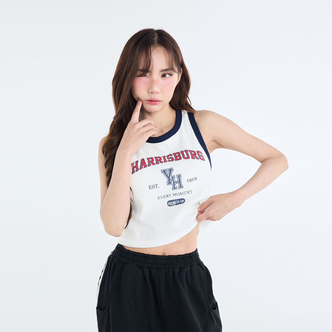 เสื้อครอป “HARRISBURG” ตัวจิ๋วแต่พลังล้น—ใส่แล้วพร้อม Move It Up!