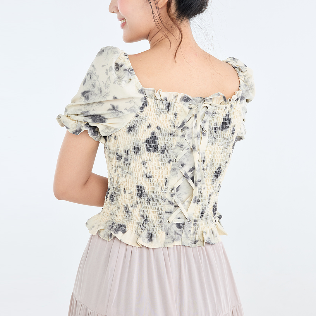 เสื้อสม็อคแขนพองลายมัดย้อม “พองฟู ใส่ง่าย ดูดีแบบไม่ต้องลุ้น”