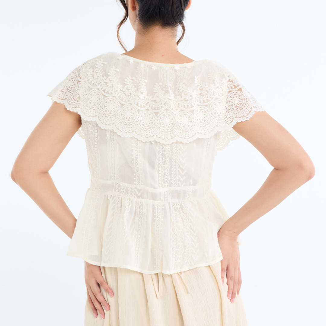 เสื้อเบลาส์ลูกไม้ผู้หญิง Lace Blouse สไตล์วินเทจ เสื้อแฟชั่นหวานหรู
