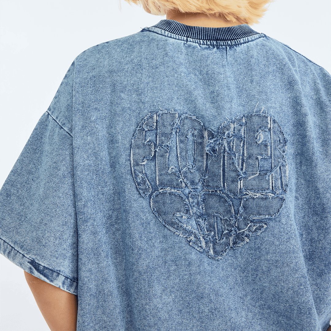 เสื้อยืดแขนสั้น "Memories of Happy Days" – ดีไซน์เท่ด้วยปักลายหัวใจ