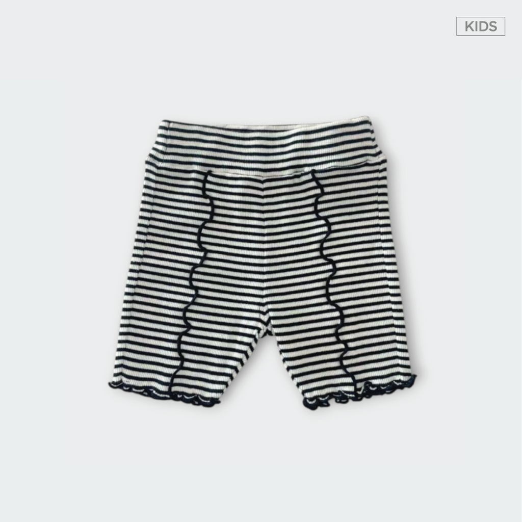 Kids กางเกงขาสั้นเด็กสายลายทาง ขยับทีไรก็ยังน่ารัก