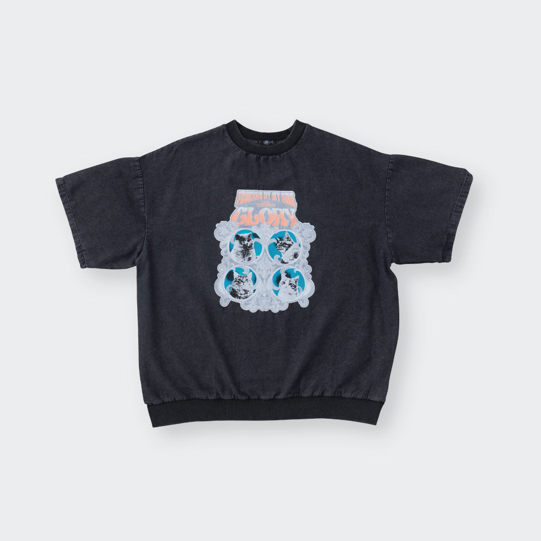 เสื้อยีนส์โอเวอร์ไซซ์ “GLORY Moodboard Tee” – งานลุคเท่แบบ Gen Z ใส่แล้วคูลขึ้นเฉย