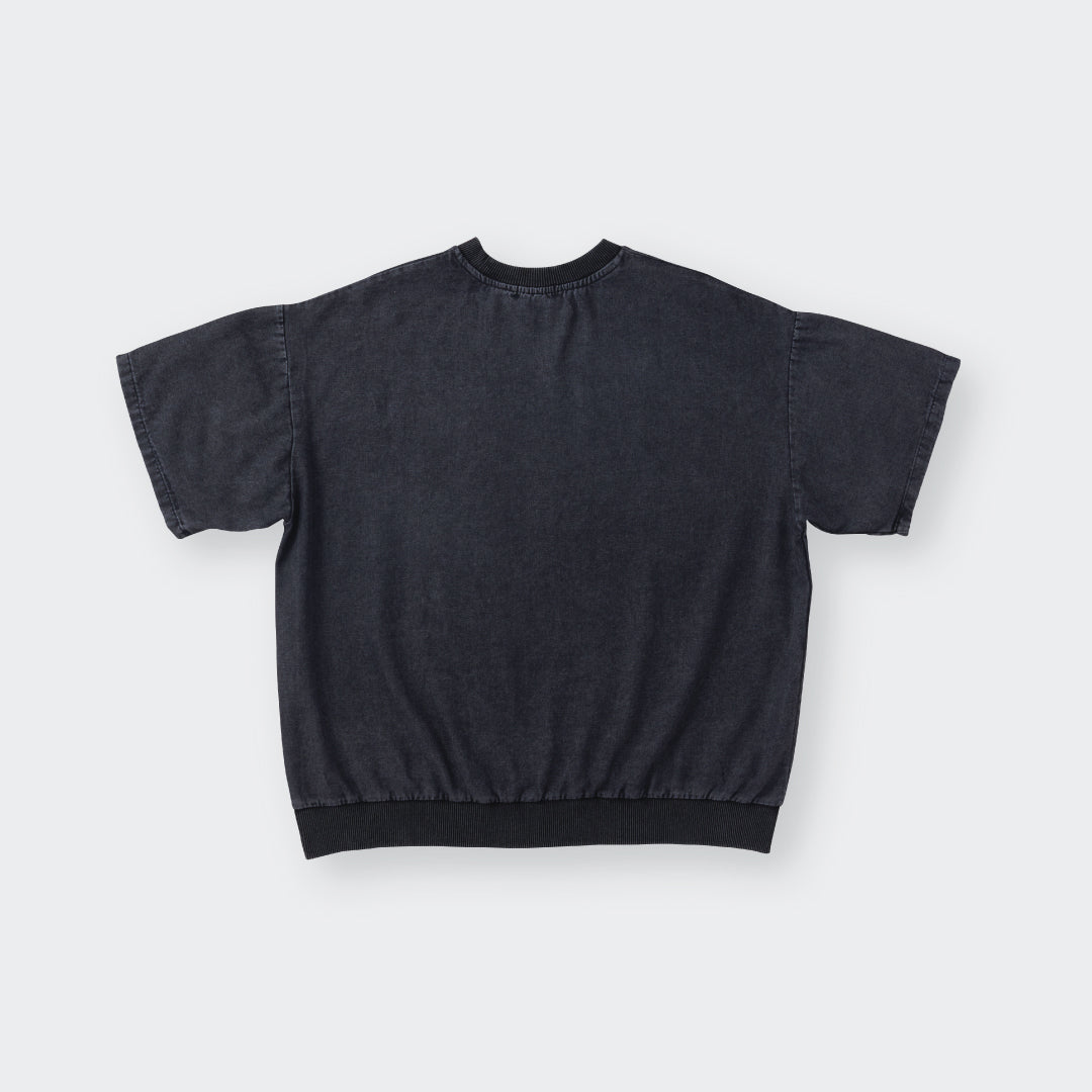 เสื้อยีนส์โอเวอร์ไซซ์ “GLORY Moodboard Tee” – งานลุคเท่แบบ Gen Z ใส่แล้วคูลขึ้นเฉย