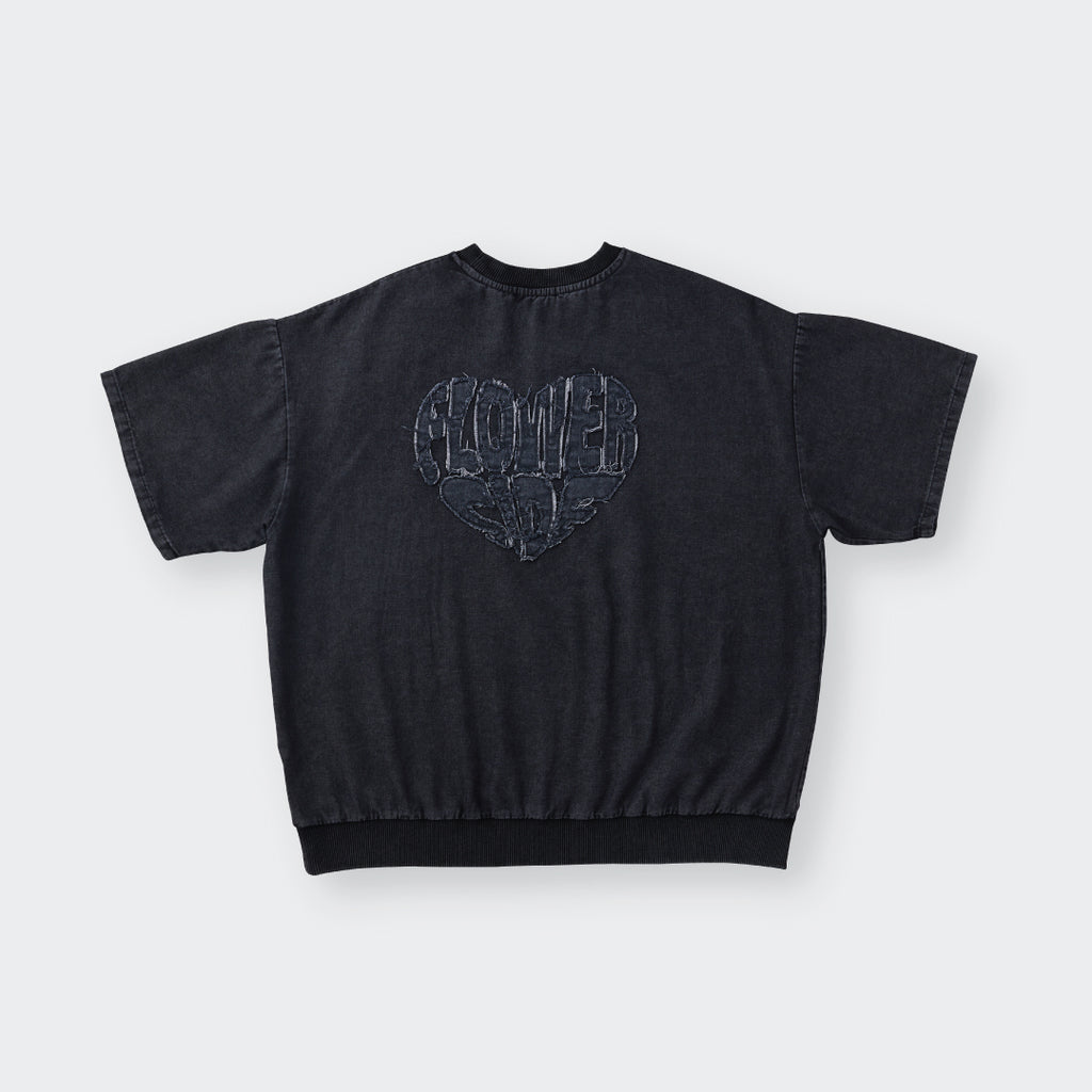 เสื้อยืดแขนสั้น "Memories of Happy Days" – ดีไซน์เท่ด้วยปักลายหัวใจ