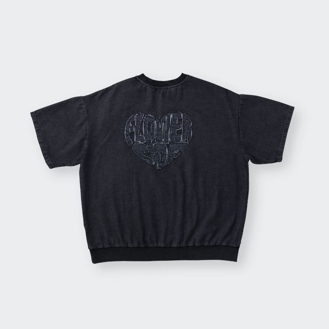 เสื้อยืดแขนสั้น "Memories of Happy Days" – ดีไซน์เท่ด้วยปักลายหัวใจ