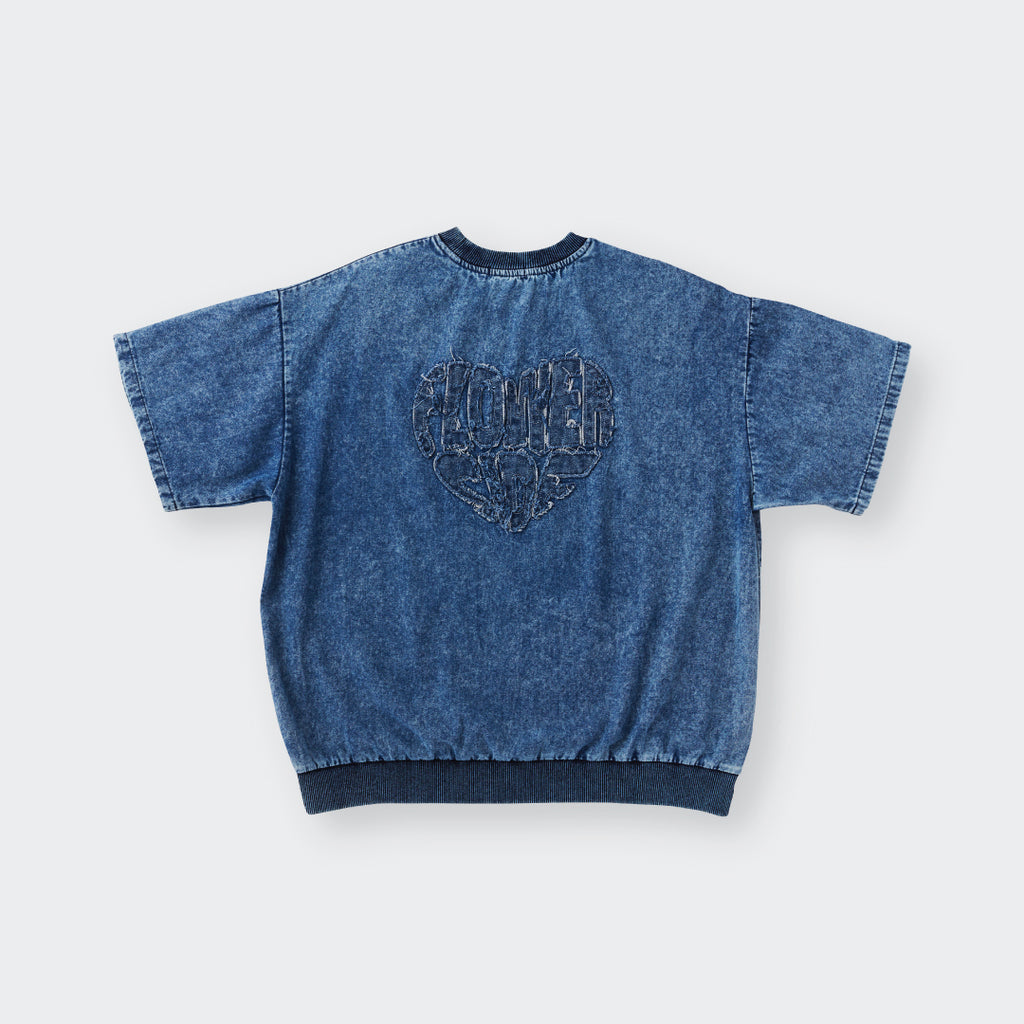 เสื้อยืดแขนสั้น "Memories of Happy Days" – ดีไซน์เท่ด้วยปักลายหัวใจ