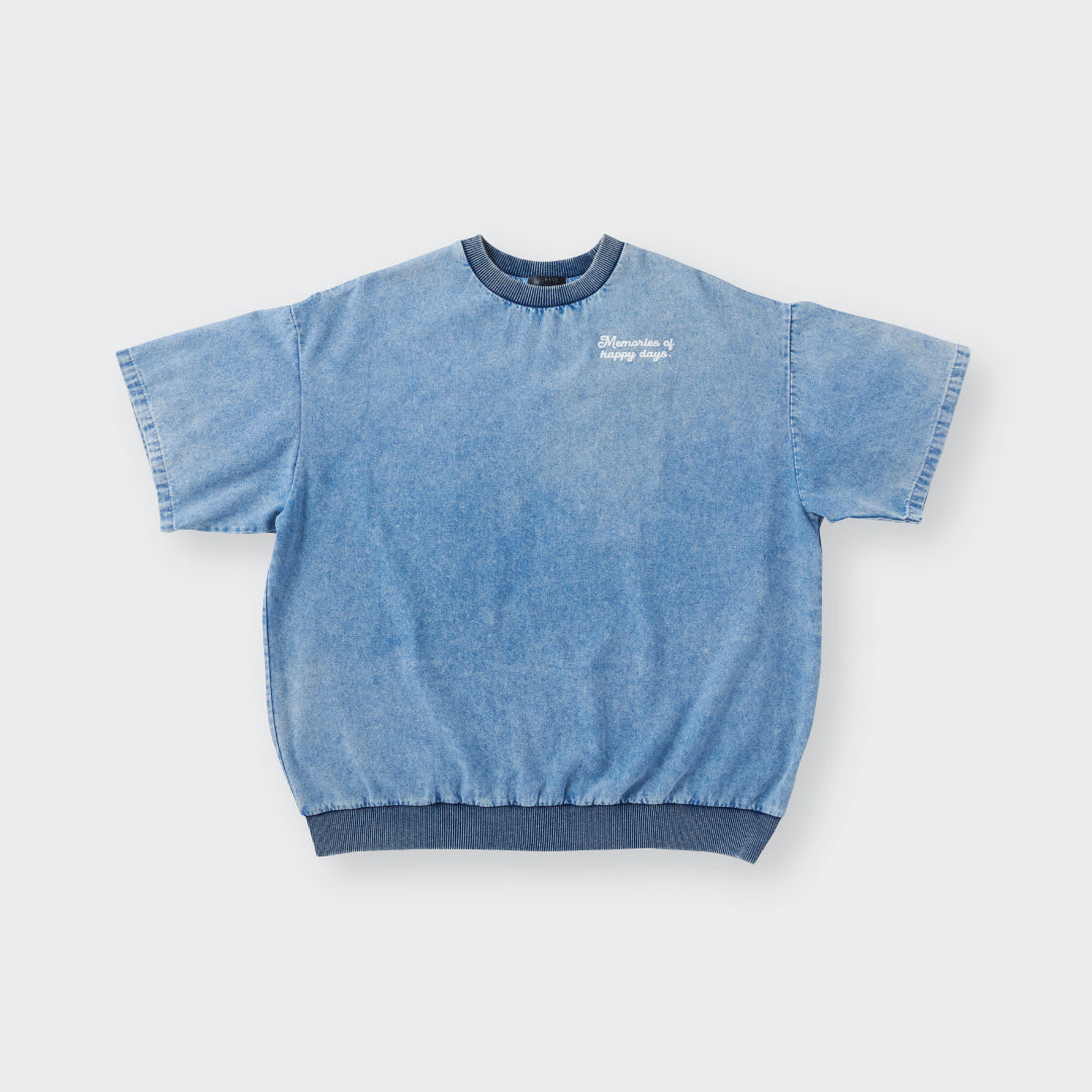 เสื้อยืดแขนสั้น "Memories of Happy Days" – ดีไซน์เท่ด้วยปักลายหัวใจ