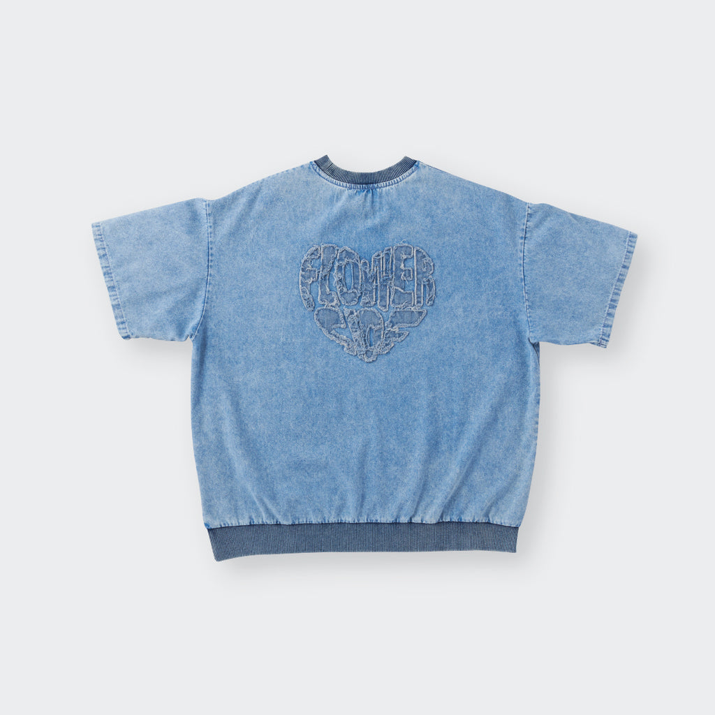 เสื้อยืดแขนสั้น "Memories of Happy Days" – ดีไซน์เท่ด้วยปักลายหัวใจ