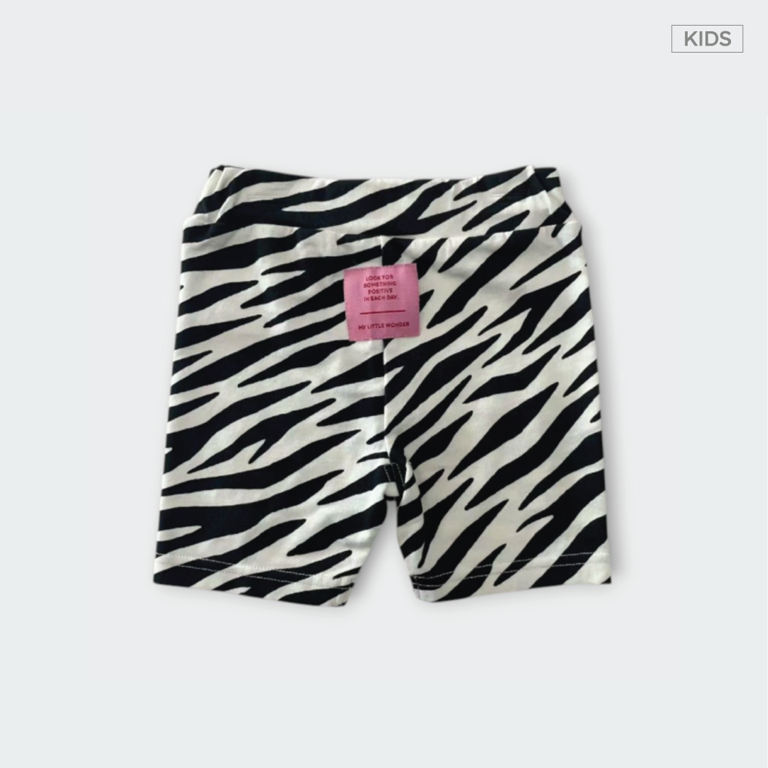 Kids กางเกงขาสั้นเด็ก ลายม้าลาย ซนลายเส้น วิ่งเล่นไม่มีพัก