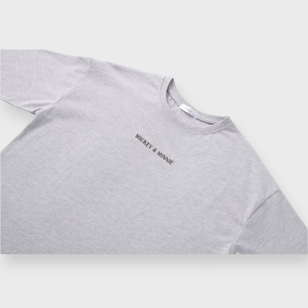 เสื้อยืด Mickey Mouse & Minnie Mouse เรียบแต่หวาน คู่กันแล้วลงตัว