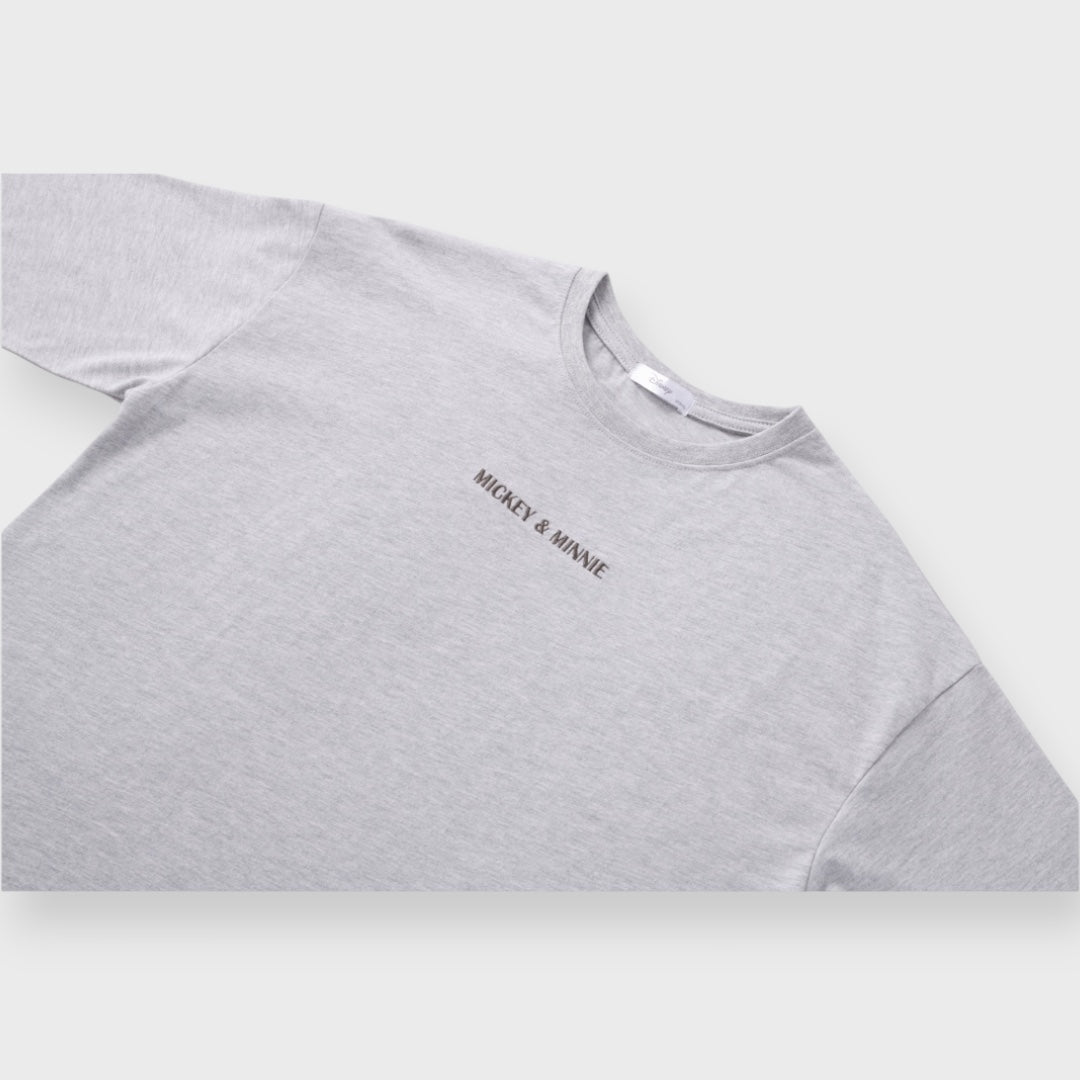 เสื้อยืด Mickey Mouse & Minnie Mouse เรียบแต่หวาน คู่กันแล้วลงตัว