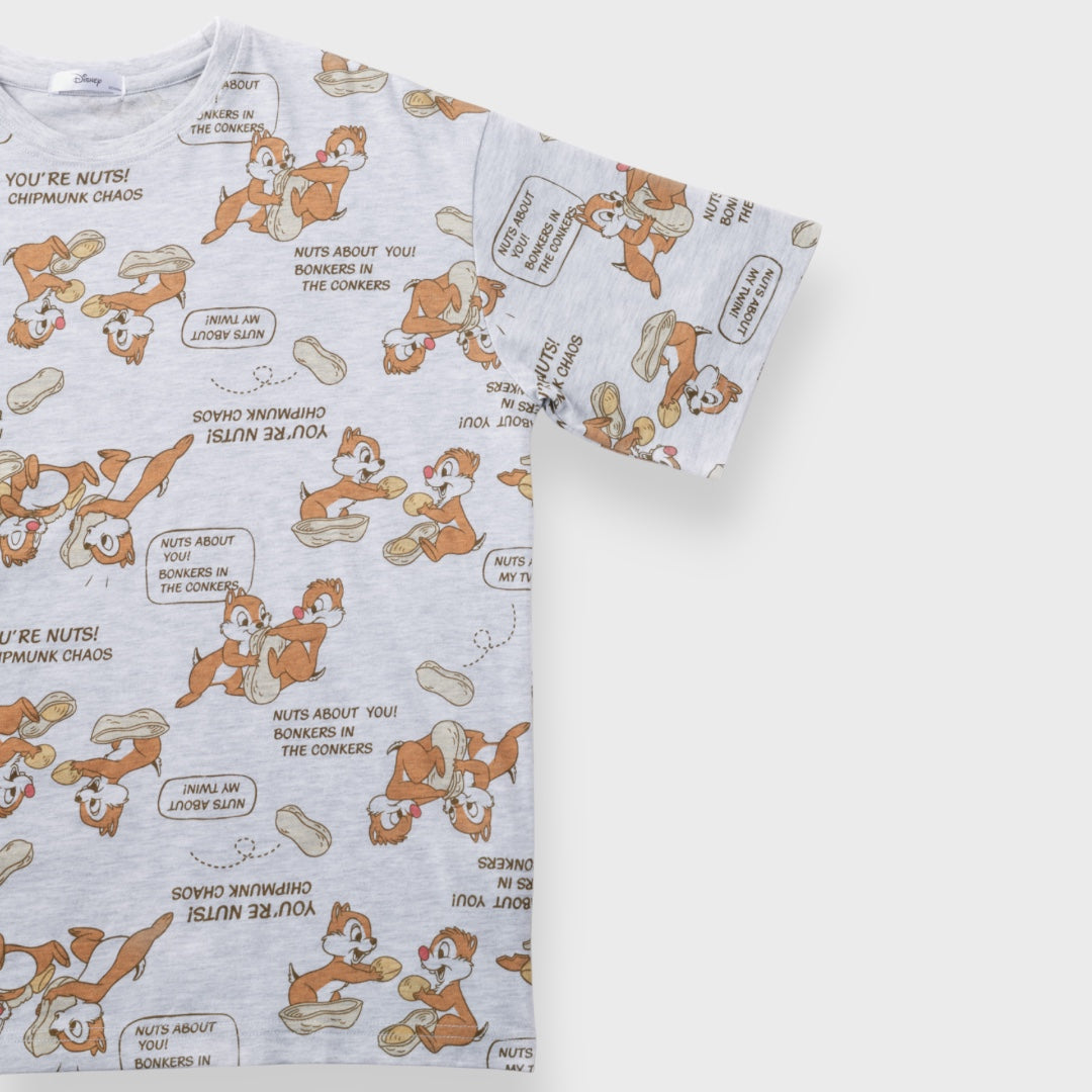 เสื้อยืดชิพแอนด์เดลลาย “Nuts About You!” — รุ่นความป่วนคู่ดูโอ้