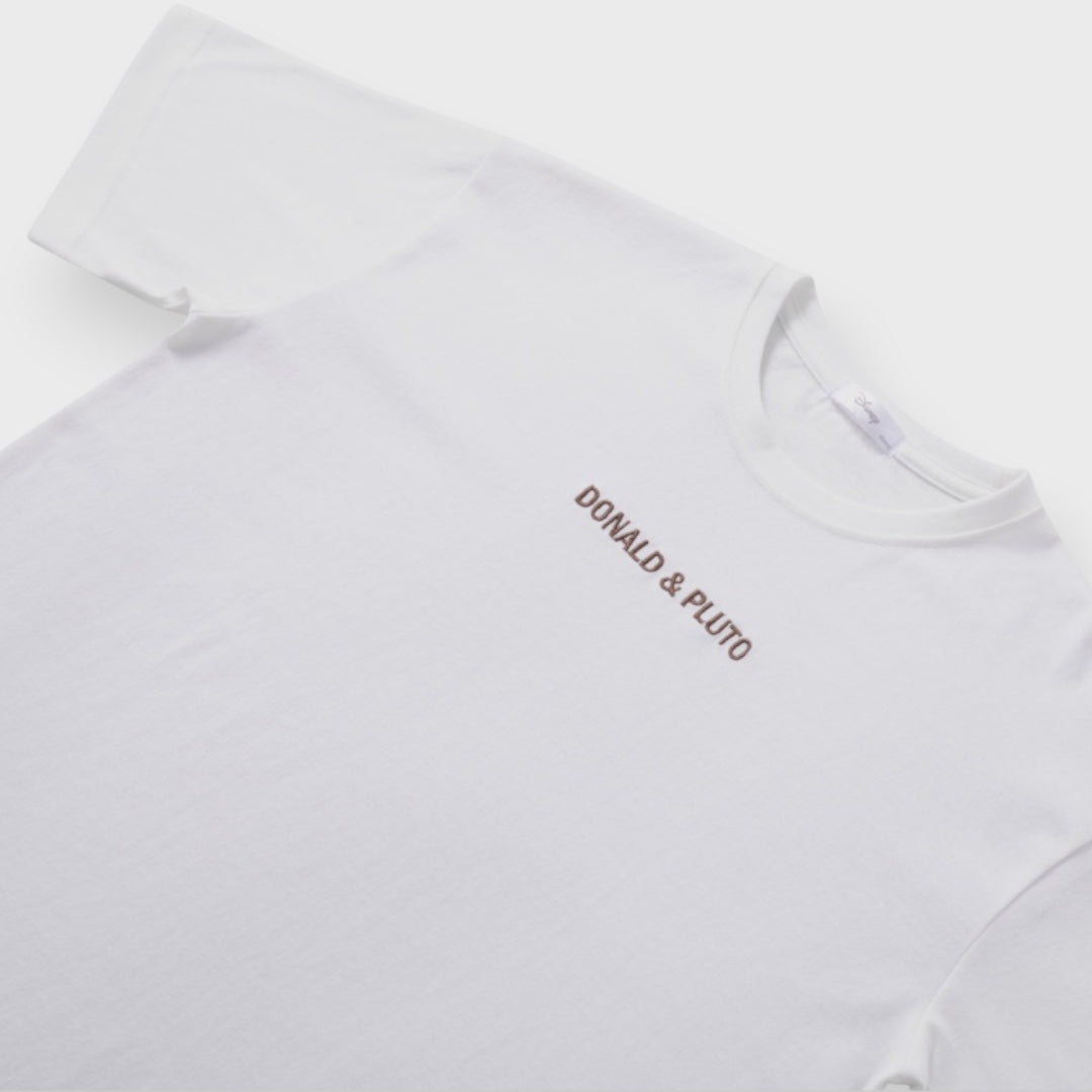 เสื้อยืด Donald & Pluto ลายคู่หูพาเที่ยว – สนุกสดใสสายลุยคลื่น