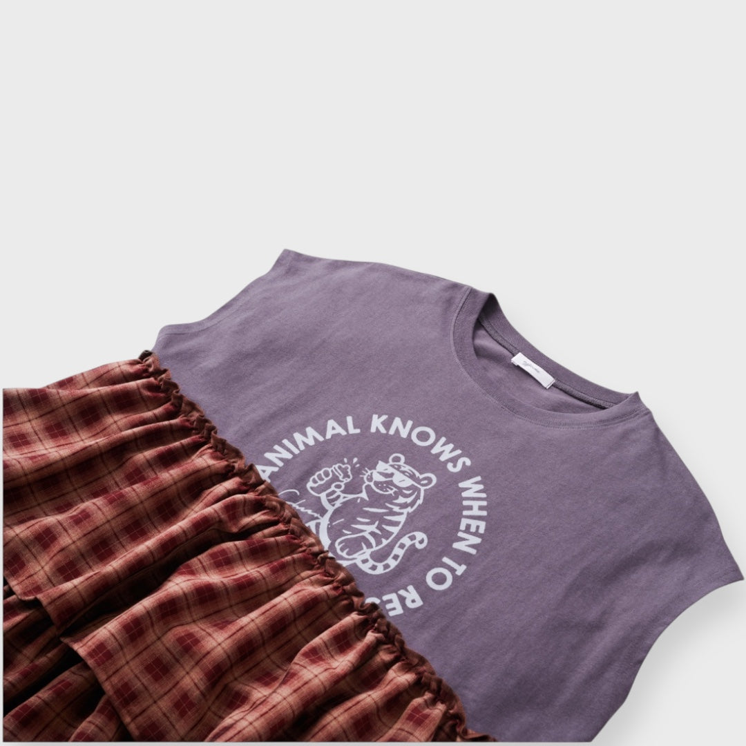 เสื้อแขนกุดแต่งชายสก็อตระบาย – ใส่สบาย ลูกเล่นมาเต็ม