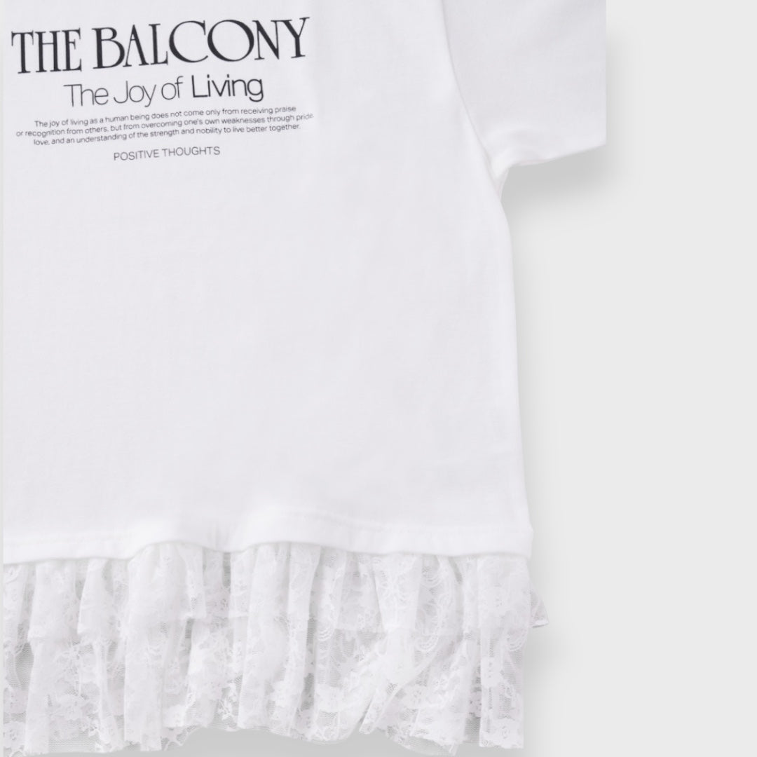 เสื้อยืดแต่งชายลูกไม้ The Balcony ลุคเรียบแต่มีลูกเล่น