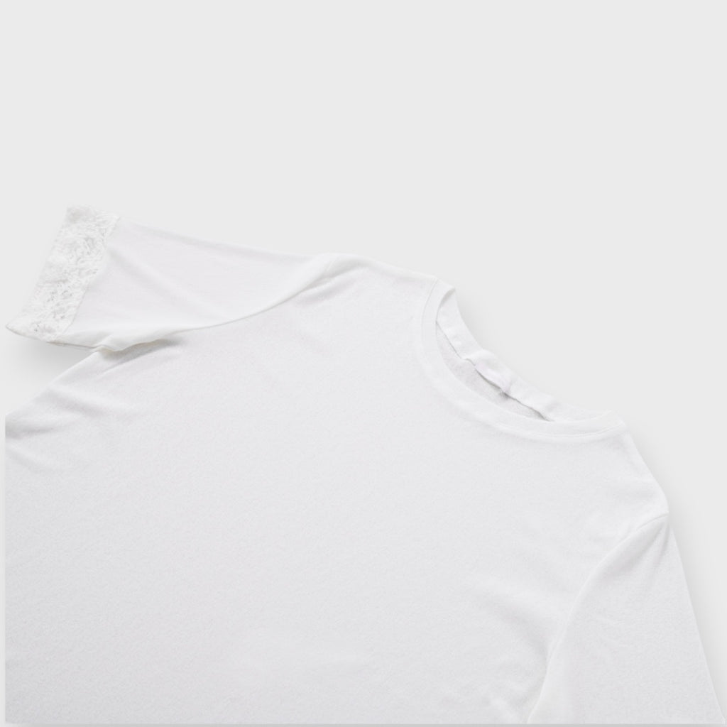 เสื้อยืดแต่งขอบแขนลูกไม้ ลุคเรียบแต่แอบหวาน