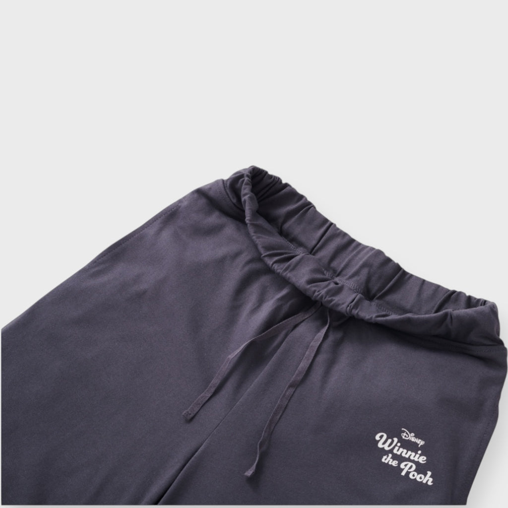 กางเกงขาสั้นหมีพูห์ & พิกเลต – ลุคน่ารักชวนอมยิ้ม 2 สีสุดละมุน (Size S-LL)