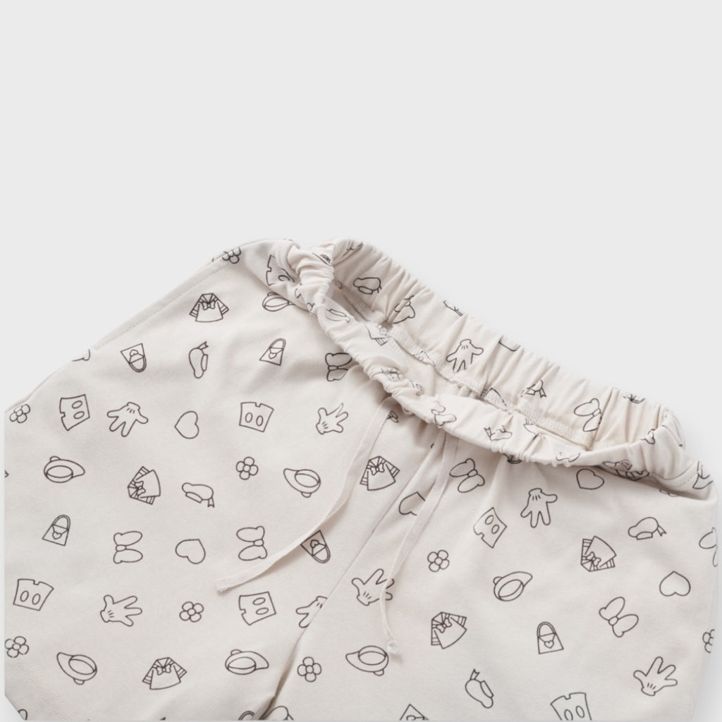 กางเกงขาสั้น Disney ลายไอคอนจิ๋ว ใส่แล้วเหมือนมีดิสนีย์รอบตัว