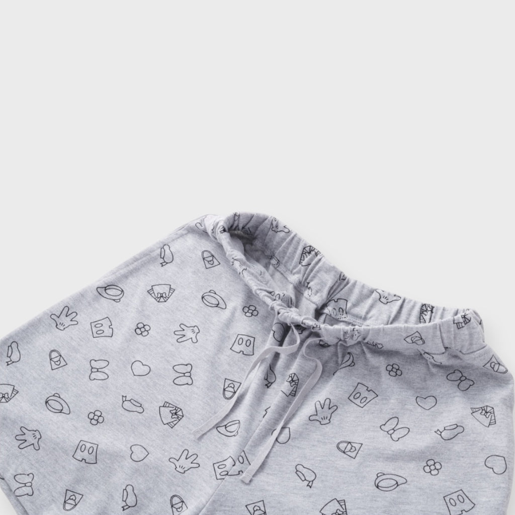 กางเกงขาสั้น Disney ลายไอคอนจิ๋ว ใส่แล้วเหมือนมีดิสนีย์รอบตัว