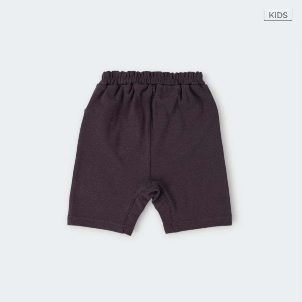 Kids กางเกงขาสั้นเด็ก “Black Happy Sip!” ใส่แล้วเหมือนพกความสดใสติดตัว