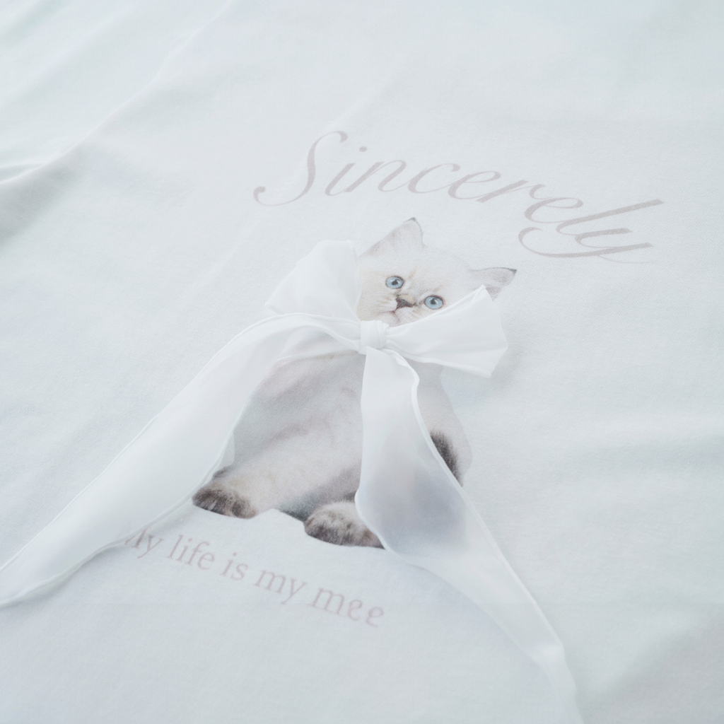 Sincerely Kitty – Fluffy Bow Cute Tee