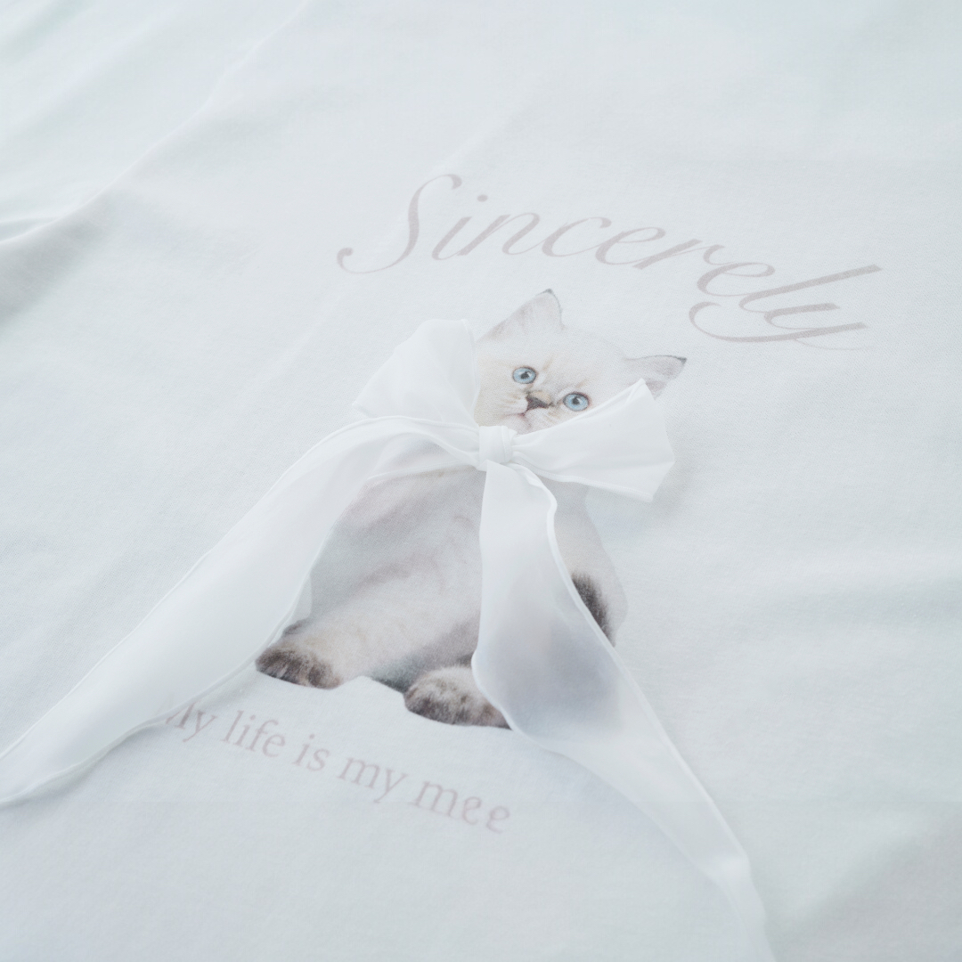 Sincerely Kitty – Fluffy Bow Cute Tee