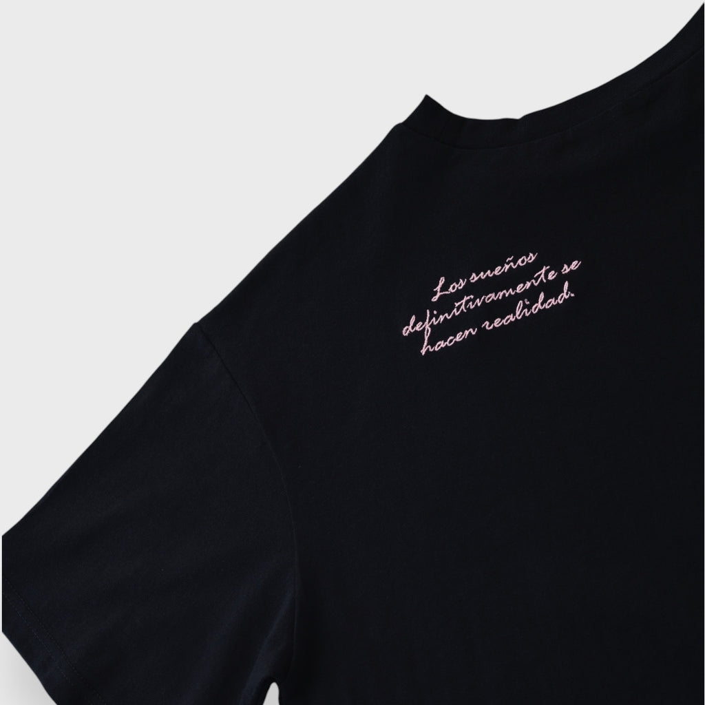 เสื้อยืดชายโค้ง “Smooth Vibes Tee” — นุ่มเท่ ใส่ง่าย เข้าทุกกิจกรรม