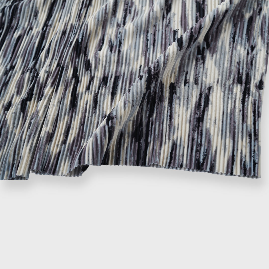 กางเกงอัดพลีท - งานอาร์ตลายเส้นสนุกตา